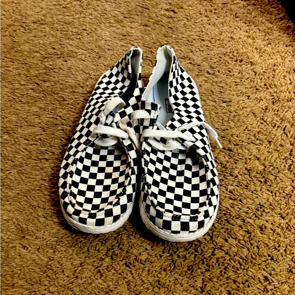 Checkered flag shoes